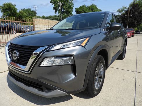 Used 2023 Nissan Rogue S AWD/4WD image 3