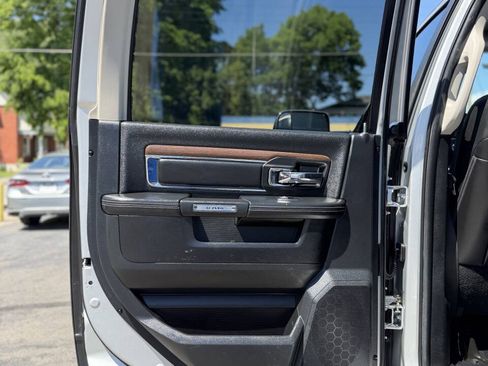 Used 2014 RAM 3500 Laramie AWD/4WD image 14