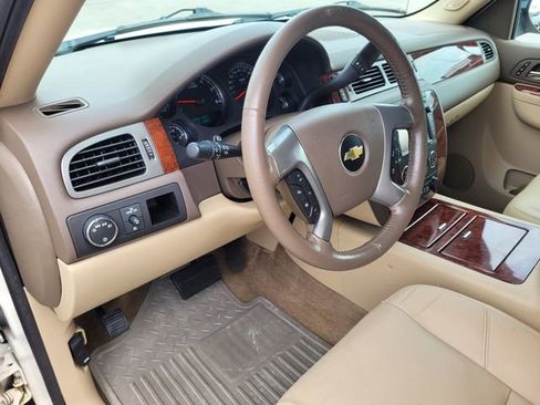 Used 2012 Chevrolet Avalanche LTZ RWD image 24