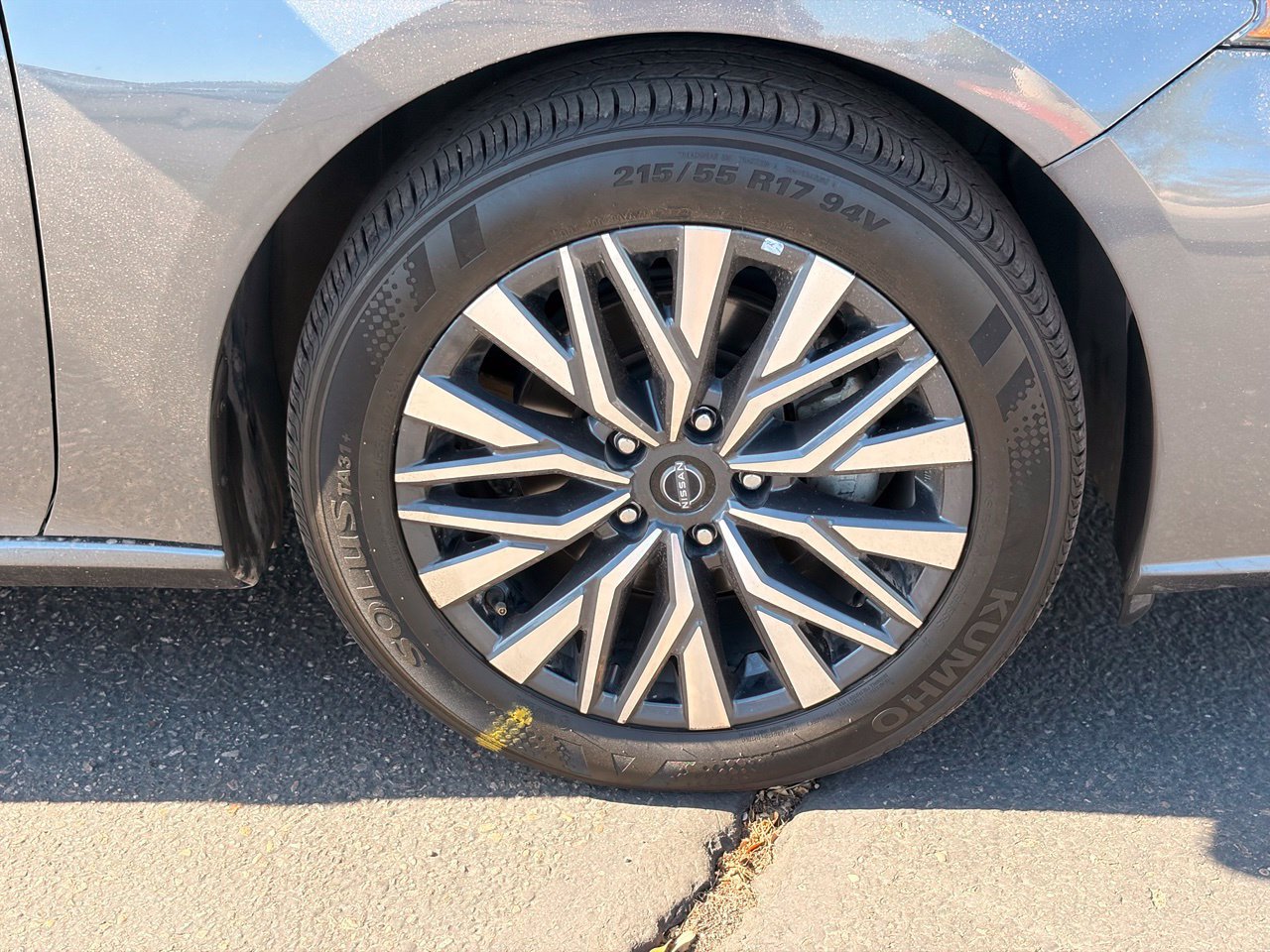 Certified 2024 Nissan Altima 2.5 SV FWD image 10