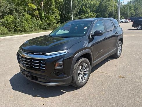 Used 2026 Chevrolet Equinox LT AWD/4WD image 3