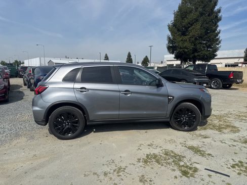 Used 2025 Mitsubishi Outlander Sport LE image 4