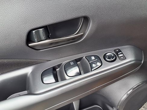 Certified 2025 Nissan Kicks Play S image 20