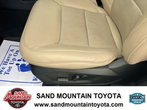 Used 2021 Ford Explorer Limited w/ Equipment Group 301A image 16