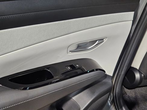 Used 2025 Hyundai Tucson Limited image 37