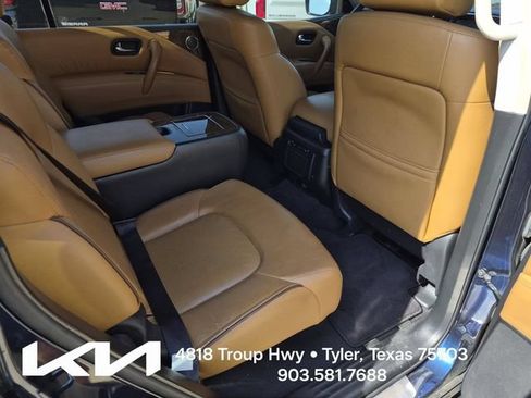 Used 2017 INFINITI QX80 Signature Edition RWD image 16