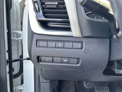 Certified 2023 Nissan Rogue SV w/ SV Premium Package image 17