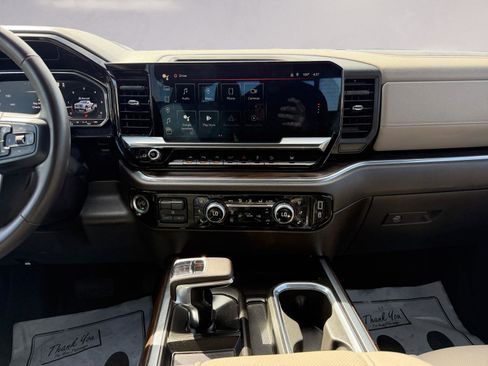 Used 2023 GMC Sierra 1500 SLT w/ SLT Premium Plus Package AWD/4WD image 11