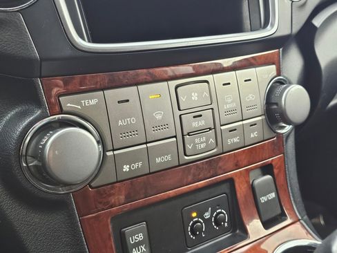 Used 2013 Toyota Highlander Limited image 8