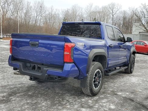 Used 2024 Toyota Tacoma TRD Off-Road image 4