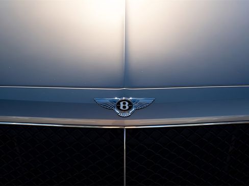 Used 2019 Bentley Bentayga image 15
