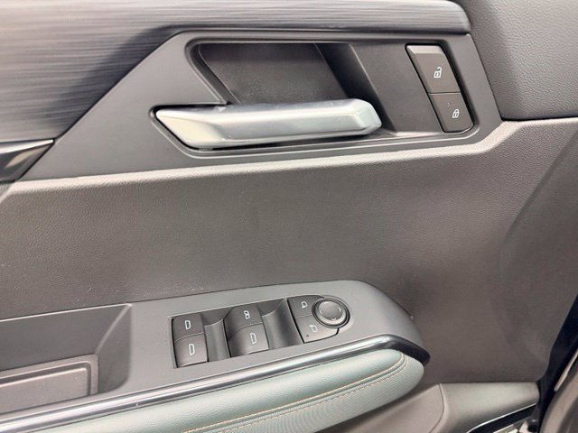 Used 2025 GMC Acadia AT4 AWD/4WD image 19