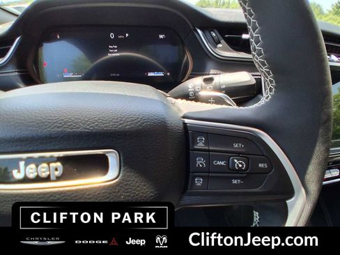 Certified 2025 Jeep Grand Cherokee L Laredo w/ Luxury Tech Group I AWD/4WD image 23