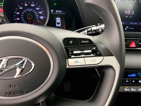 Used 2023 Hyundai Elantra SEL image 19