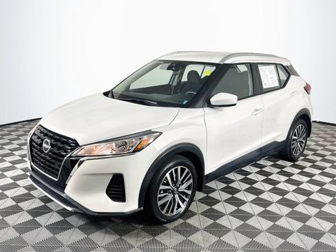 Used 2022 Nissan Kicks SV FWD image 4