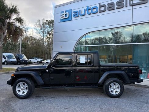 Used 2020 Jeep Gladiator Sport w/ Quick Order Package 24S image 2