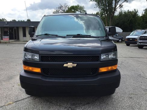 Used 2021 Chevrolet Express 2500 w/ Driver Convenience Package RWD image 3