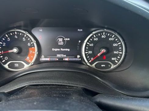 Used 2023 Jeep Renegade Altitude w/ Convenience Group I AWD/4WD image 4