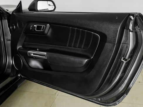 Used 2016 Ford Mustang Premium RWD image 33