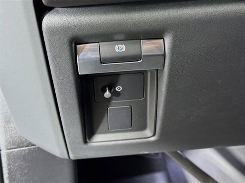 Used 2025 Land Rover Defender 110 S image 10