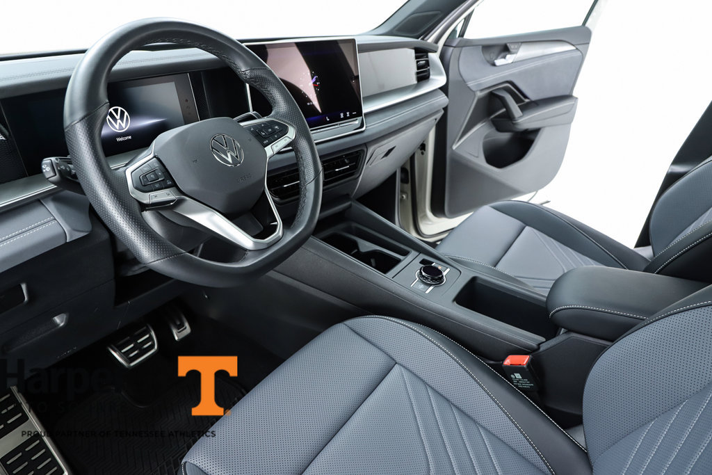 Used 2025 Volkswagen Tiguan SE R-Line FWD image 19