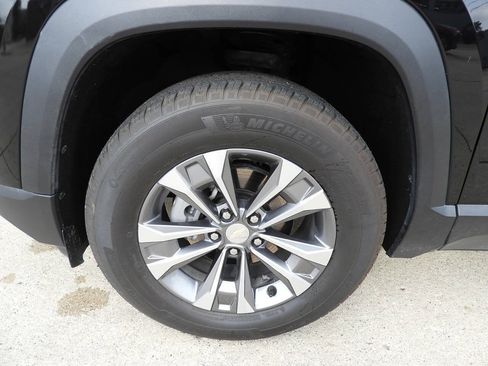 Used 2026 Chevrolet Equinox LT w/ LPO, Floor Liner Package AWD/4WD image 11