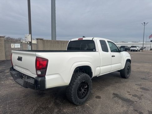 Used 2021 Toyota Tacoma SR image 7