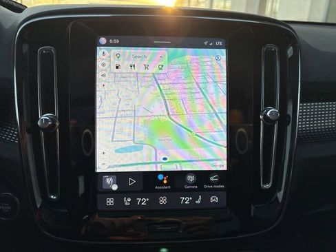 Used 2025 Volvo XC40 B5 Plus image 24