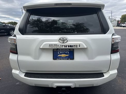 Used 2024 Toyota 4Runner SR5 Premium image 8