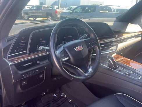 Used 2024 Cadillac Escalade Premium Luxury AWD/4WD image 16