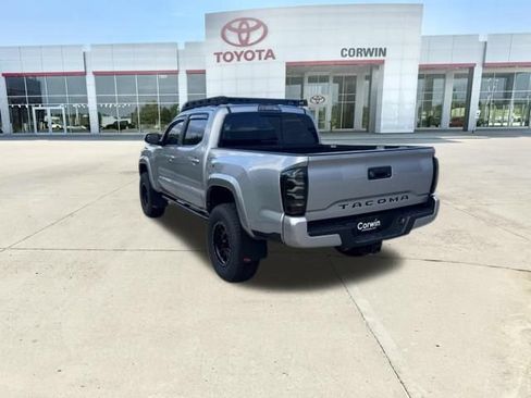 Used 2019 Toyota Tacoma TRD Sport AWD/4WD image 5