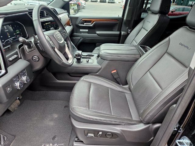Used 2023 GMC Sierra 1500 Denali w/ Denali Reserve Package AWD/4WD image 7