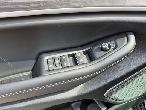 New 2026 Jeep Grand Cherokee L Limited RWD image 30