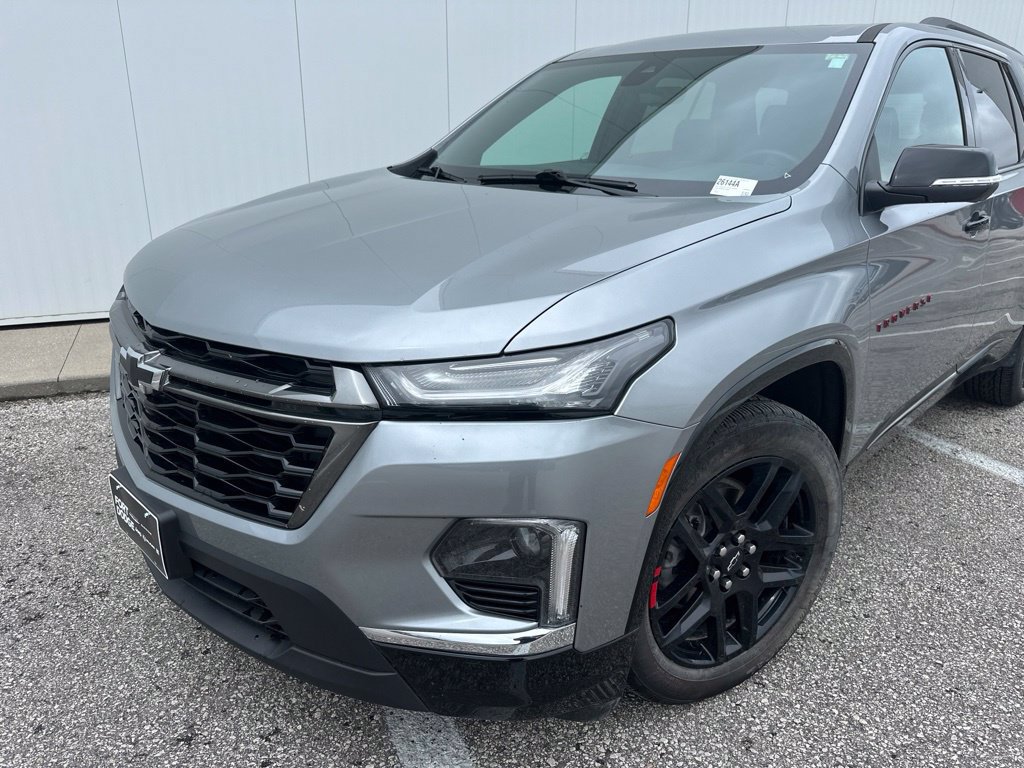 Used 2024 Chevrolet Traverse Premier w/ Redline Edition AWD/4WD image 2