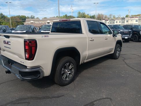New 2026 GMC Sierra 1500 SLE w/ X31 Off-Road Package image 6