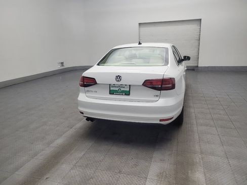 Used 2017 Volkswagen Jetta SE image 7