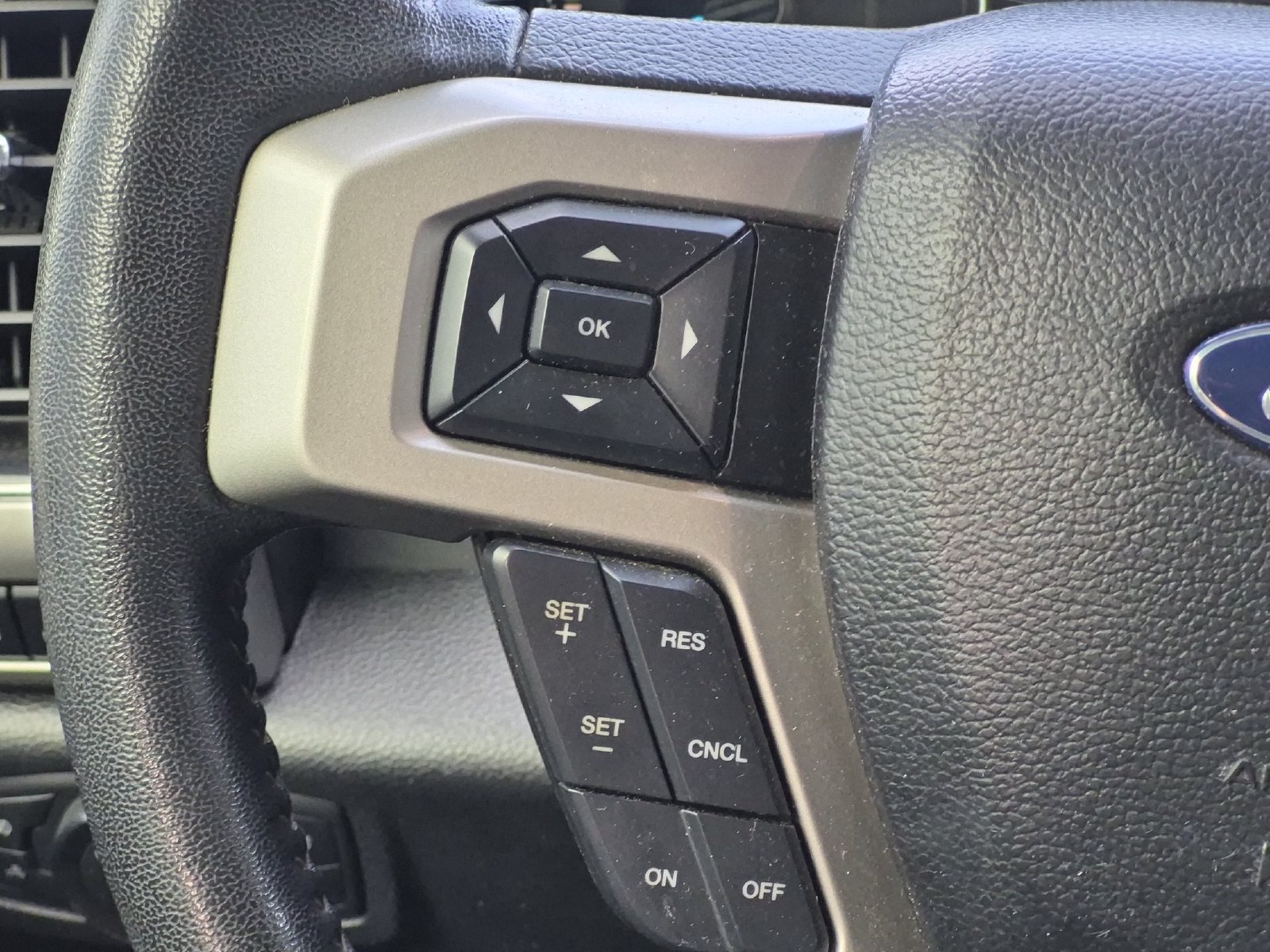 Used 2019 Ford F150 Lariat w/ Equipment Group 502A Luxury AWD/4WD image 18