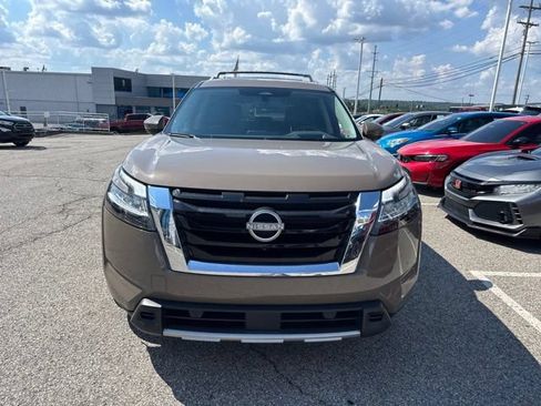 Used 2024 Nissan Pathfinder Platinum w/ Cargo Package AWD/4WD image 2