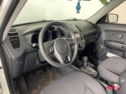 Used 2010 Kia Soul + FWD image 3