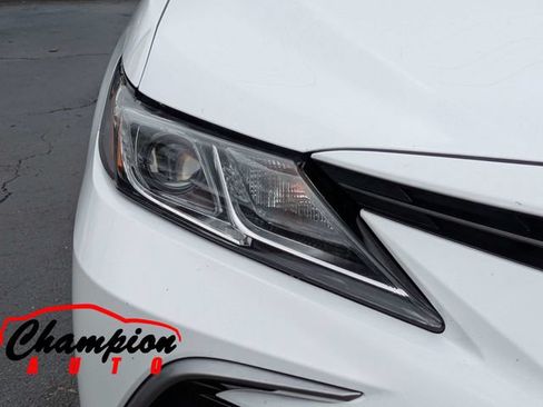 Used 2021 Toyota Camry LE FWD image 11