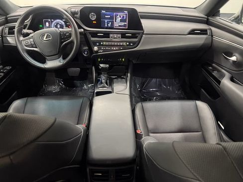 Certified 2022 Lexus ES 300h w/ Premium Package FWD image 14
