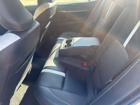 Used 2025 Toyota Camry SE image 13