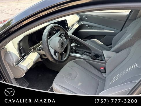 Used 2023 Hyundai Elantra SEL FWD image 10