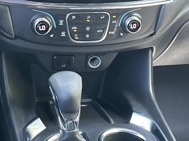 Used 2023 Chevrolet Traverse LT FWD image 28