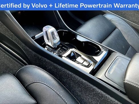 Used 2025 Volvo XC40 B5 Plus AWD/4WD image 19