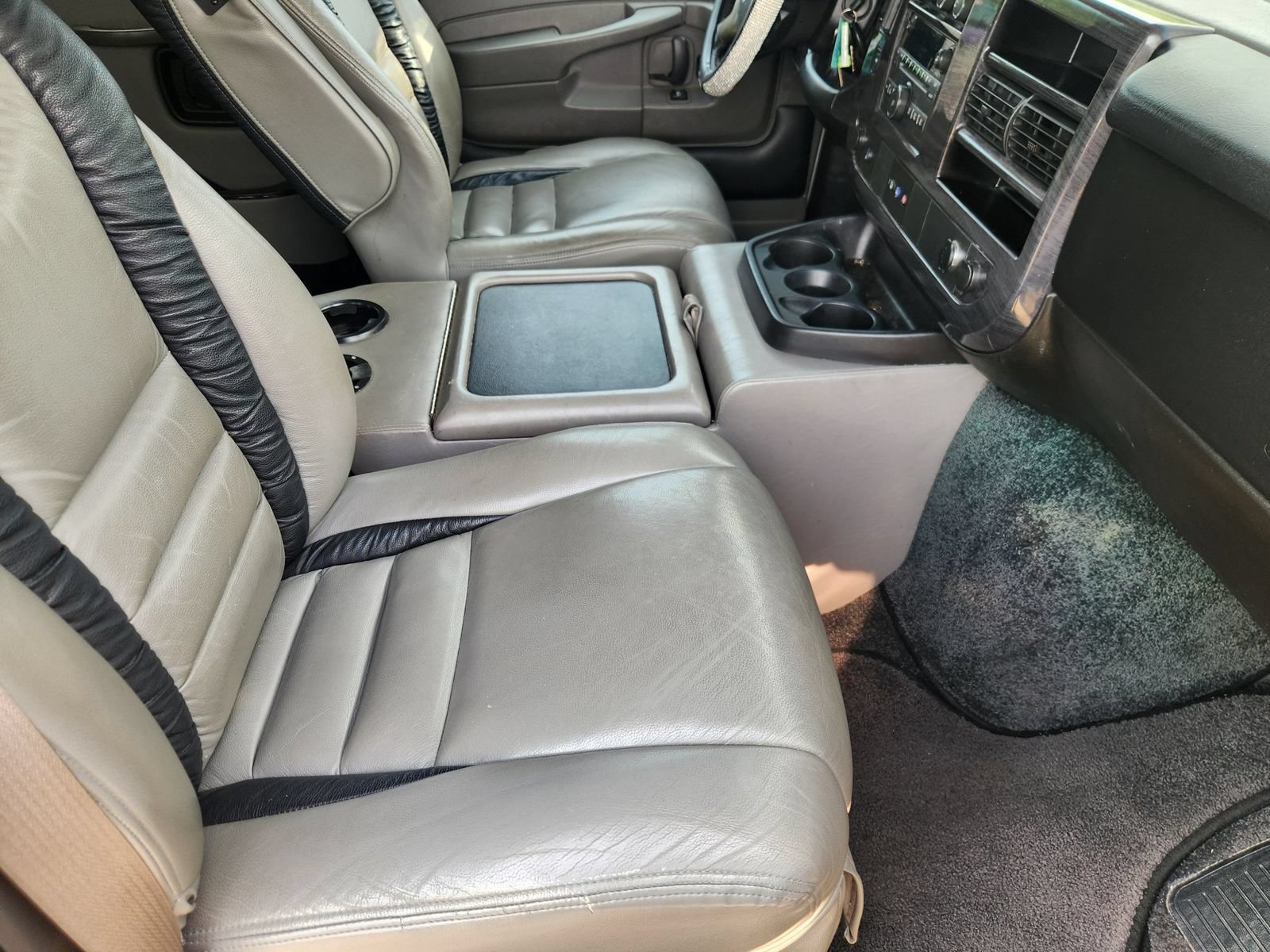 Used 2014 GMC Savana 1500 AWD image 12