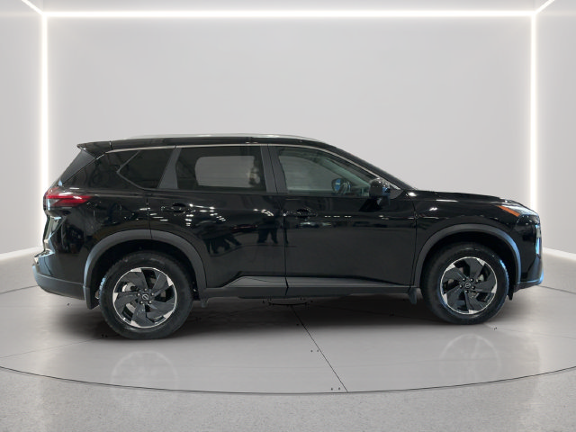 Used 2024 Nissan Rogue SV w/ SV Premium Package AWD/4WD image 7