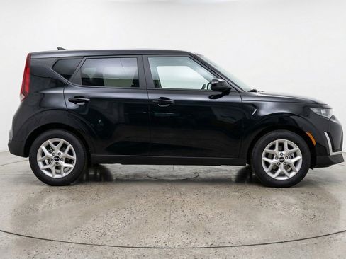 Used 2025 Kia Soul LX w/ LX Technology Package FWD image 11