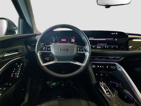 Certified 2025 Audi Q5 Premium w/ Convenience Package AWD/4WD image 11