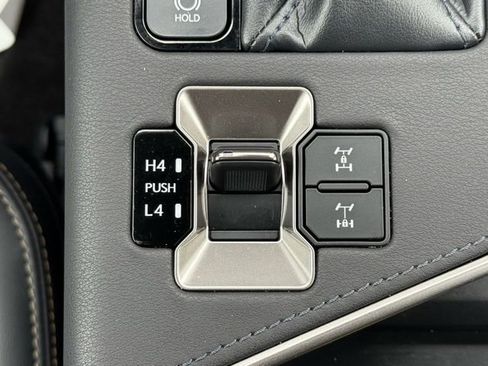 Used 2024 Lexus GX 550 image 41